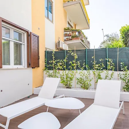 Апартаменты Oltremare, Patio, Two Steps From The Sea Кальяри