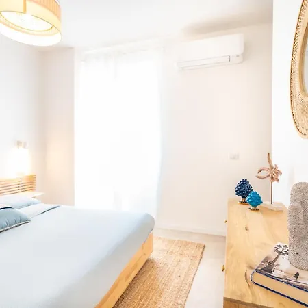 Апартаменты Oltremare, Patio, Two Steps From The Sea