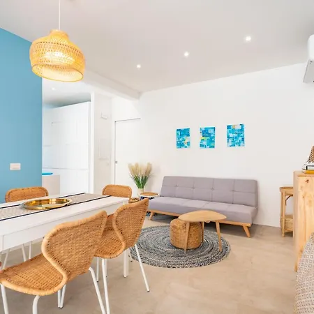 Oltremare, Patio, Two Steps From The Sea Apartment *