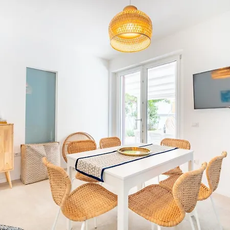 Oltremare, Patio, Two Steps From The Sea Apartment *
