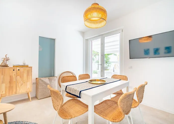 Oltremare, Patio, Two Steps From The Sea Apartamento *